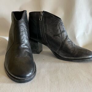 Frye Boots Black/ Silver Size 6.5. new without box.